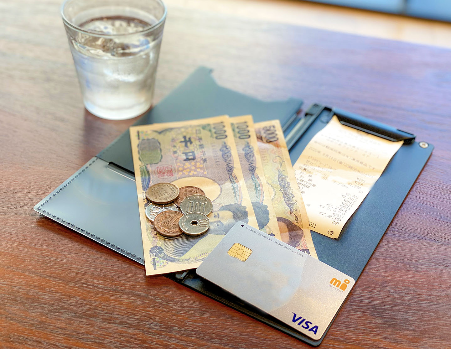 Japanese no tipping culture and money etiquette